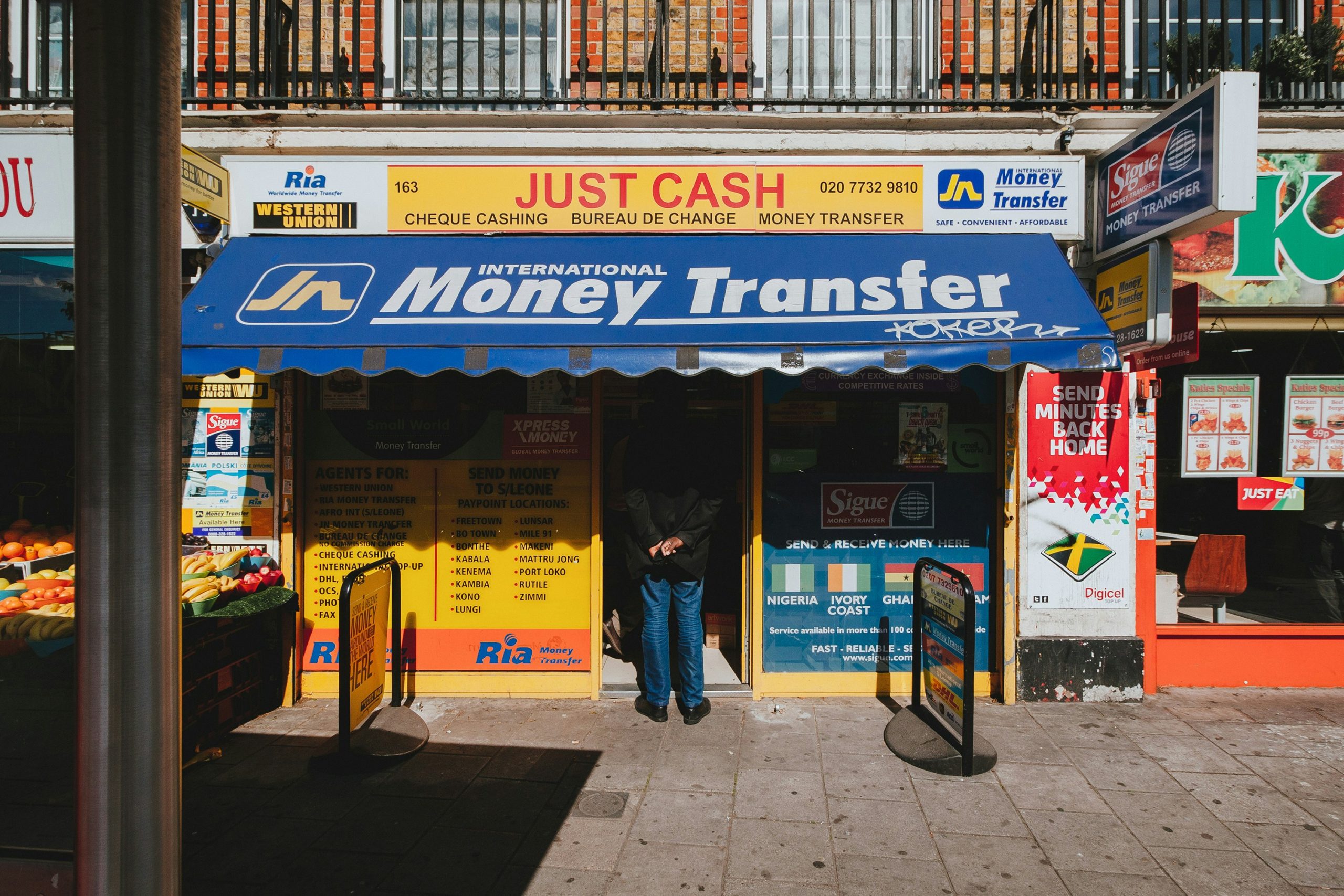alistair-macrobert-8wMflrTLm2g-unsplash